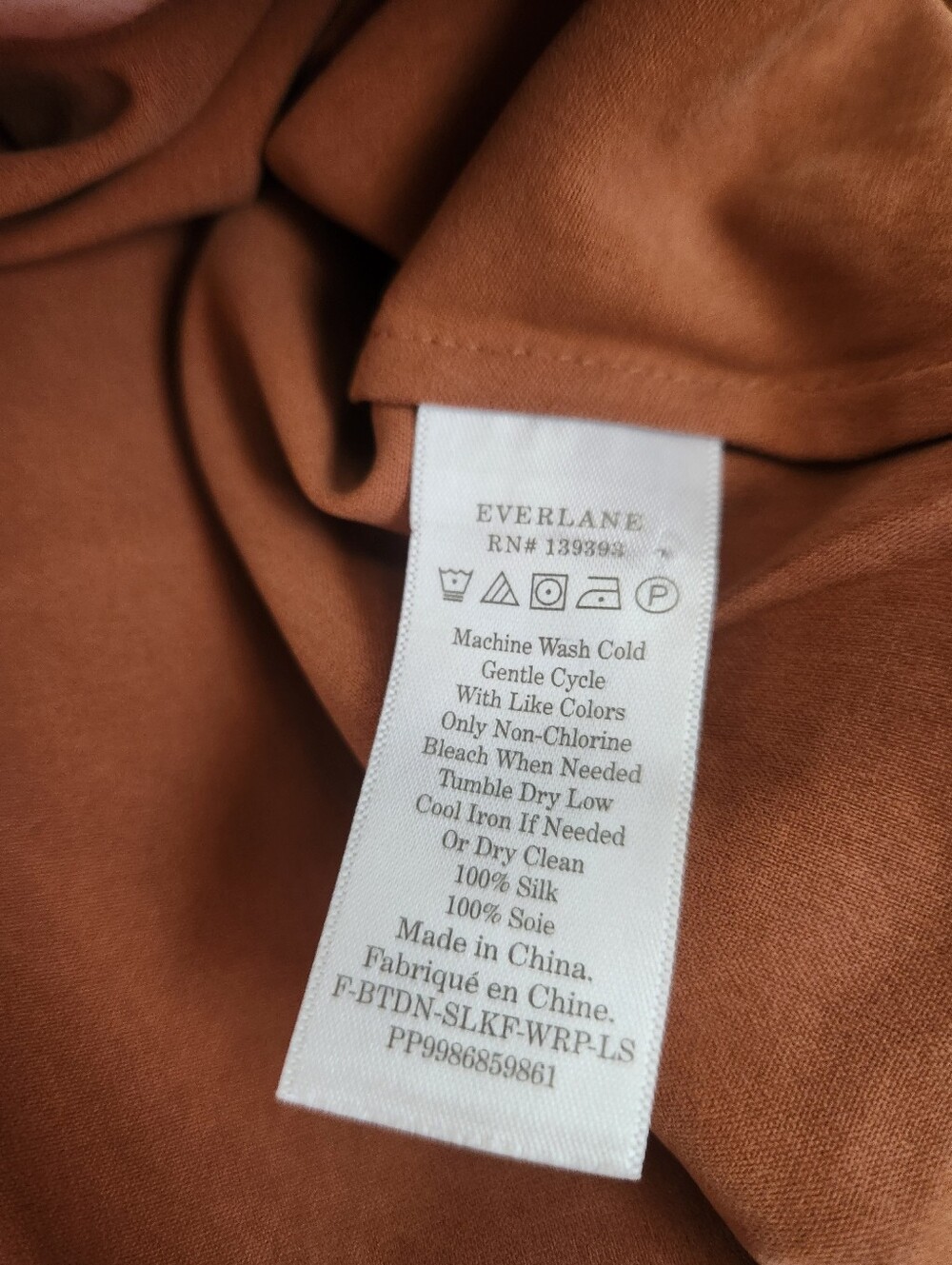 Everlane | Washable Silk Wrap Top - Picture 10 of 10